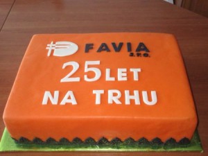 dort Favia 25 let na trhu